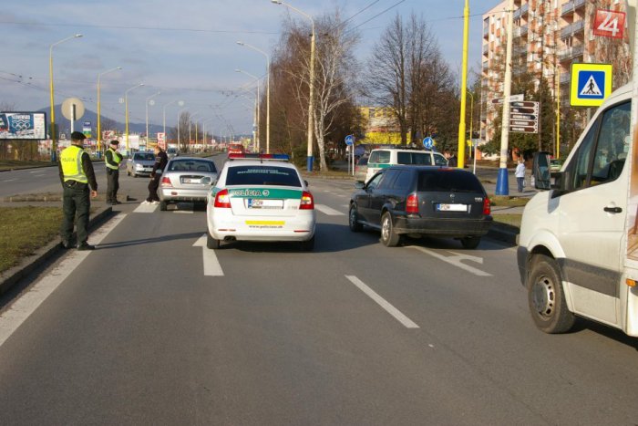 Ilustračný obrázok k článku Zrážka auta s chodkyňou v Prešove: Policajti hľadajú svedkov hrozivej nehody!