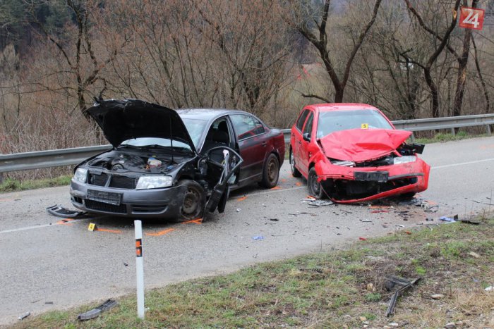 Ilustračný obrázok k článku Na vozovke došlo k zrážke áut: Cestu z Jelšavy na Hrádok museli kvôli nešťastiu uzatvoriť!
