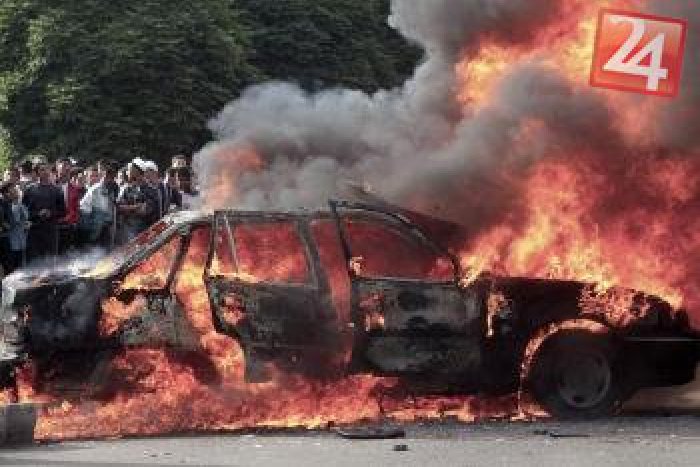 Ilustračný obrázok k článku Majiteľ pohrebníctva sa zobudil alarm: Firemné auto zachvátili plamene