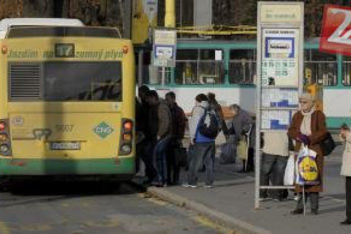 Ilustračný obrázok k článku Cestujúci v Lučenci bacha: Z tejto autobusky už nenastúpite!