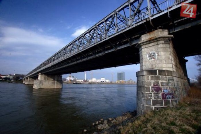 Ilustračný obrázok k článku Dar Bratislavčanov východniarom: Aha, ako šikovne chceme využiť známy most z centra metropoly
