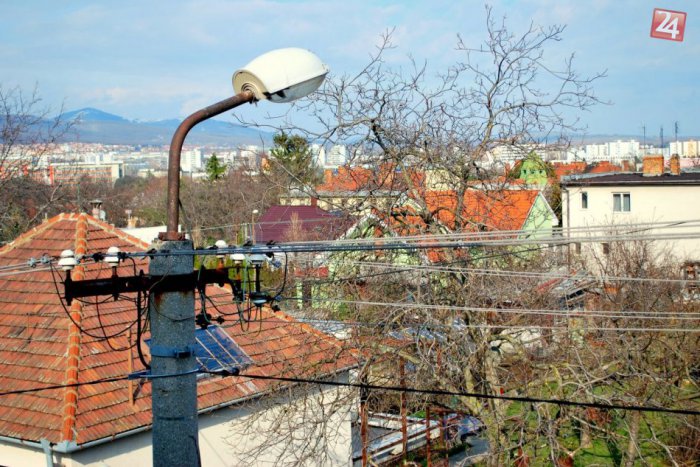 Ilustračný obrázok k článku Pri staniciach v Prešove nastali zmeny: Zmodernizované svietidlá + špeciálne osvetlenie priechodu!