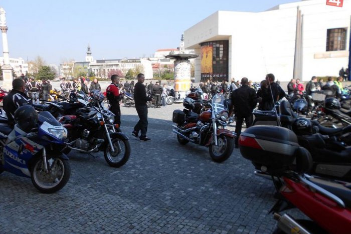 Ilustračný obrázok k článku Silné stroje a pohodová jazda: V Nitre sa stretlo takmer dvesto motorkárov!