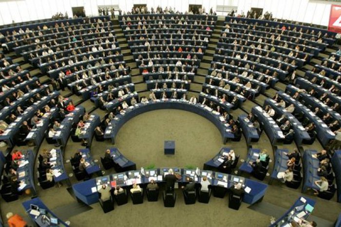Ilustračný obrázok k článku Prelúskali sme kandidátky za vás: Ktorí Novozámčania sa rozhodli bojovať o kreslo v europarlamente?