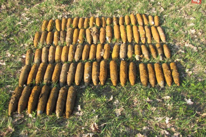 Ilustračný obrázok k článku Na Zemplíne objavili veľké nálezisko munície: Pyrotechnici zaistili vyše 100 granátov aj míny!