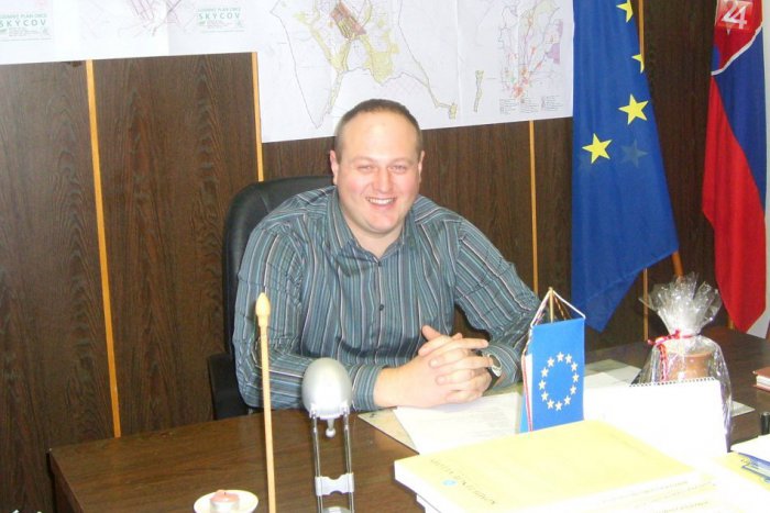 Ilustračný obrázok k článku Starosta Skýcova Tomáš Kolembus: Kamaráti mi hovoria, že starostovanie mám napísané vo hviezdach