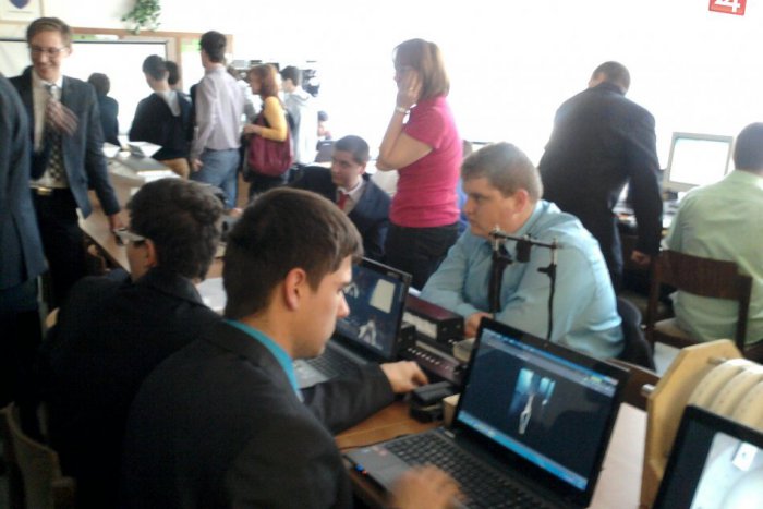 Ilustračný obrázok k článku Obrovské množstvo originálnych prác: Predviedli ich novozámockí elektrotechnici