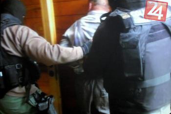 Ilustračný obrázok k článku VIDEO z policajnej akcie v Nových Zámkoch: Autentické zábery zo zásahu kukláčov!