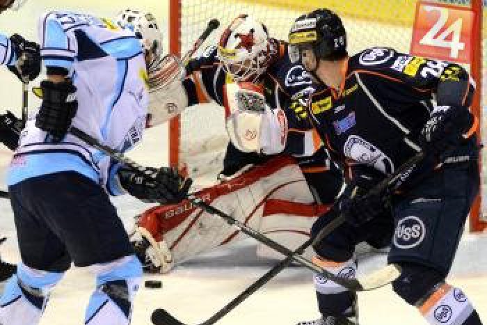 Ilustračný obrázok k článku V Nitre padali góly ako na bežiacom páse: Oceliari však neodišli naprázdno!