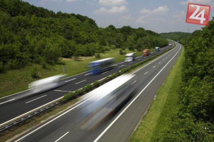 Ilustračný obrázok k článku Obmedzenia na diaľnici: Cestári sa pustia do výmeny zvodidiel