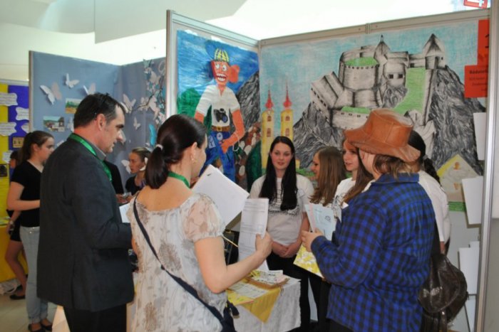 Ilustračný obrázok k článku Študenti z Lučenca na celoslovenskej súťaži: Takto prezentovali náš región