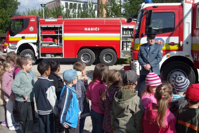 Ilustračný obrázok k článku Viac ako 450 detí si pozrelo ukážky hasičskej práce