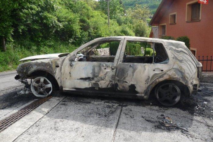 Ilustračný obrázok k článku Prebudenie ako zo zlého sna: Majiteľovi pred domom horelo auto