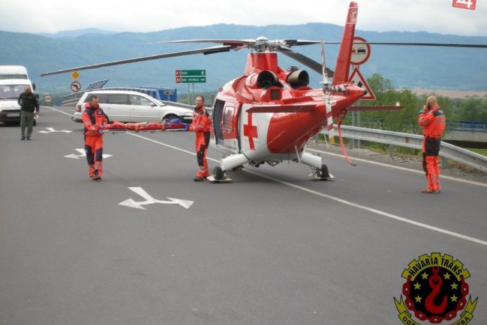 Ilustračný obrázok k článku Vážna nehoda pri Žiari OBRAZOM: Dievčatko (5) prevážal vrtulník, ďalšie osoby sú zranené!