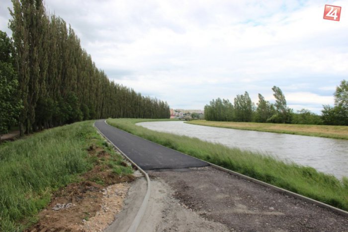 Ilustračný obrázok k článku Cyklisti sa môžu tešiť na nové chodníky: TAKTO pokračuje výstavba pri rieke