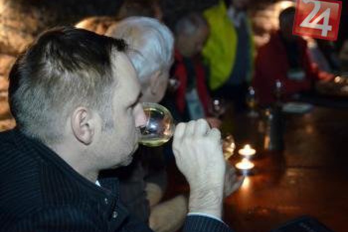 Ilustračný obrázok k článku Na Topoľčianskej koštovke si milovníci vína prídu na svoje: Ochutnáme 300 rozličných mokov!