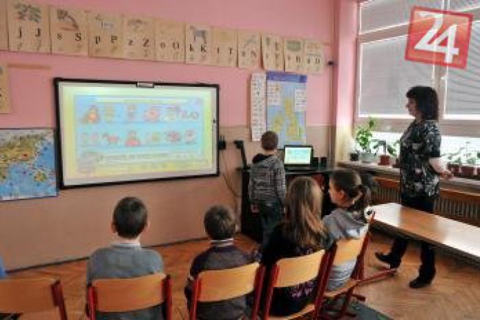 Ilustračný obrázok k článku Digiškola aj v Prievidzi: Materské a základné školy dostanú interaktívne tabule!