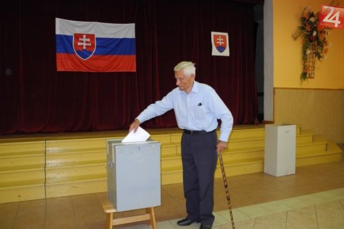 Ilustračný obrázok k článku Eurovoľby s nízkou účasťou: V našom obvode však nechýbal 100-ročný volič, pán Michal