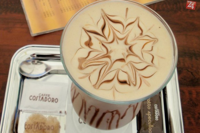 Ilustračný obrázok k článku Špičková káva, profi baristi aj prekvapenia: Do tejto humenskej kaviarničky sa oplatí zájsť!