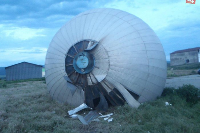Ilustračný obrázok k článku Prípad, o akom policajti ešte nechyrovali: Muž chcel v zberni odpredať 120 000 litrový vodojem! FOTO