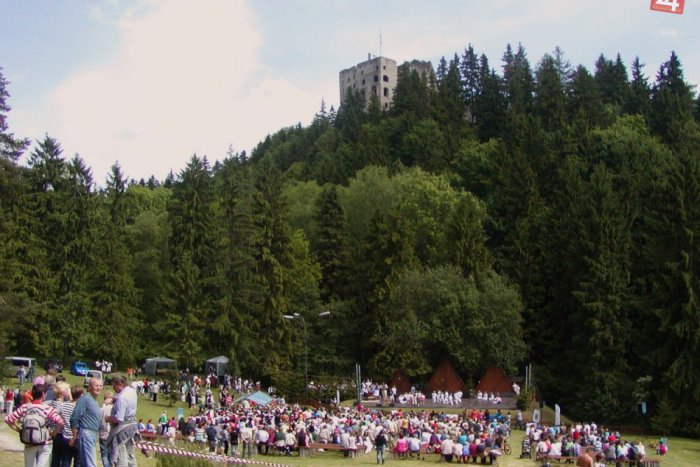 Ilustračný obrázok k článku POZVÁNKA: XXXIX. ročník detského folklórneho festivalu Pod likavským hradom