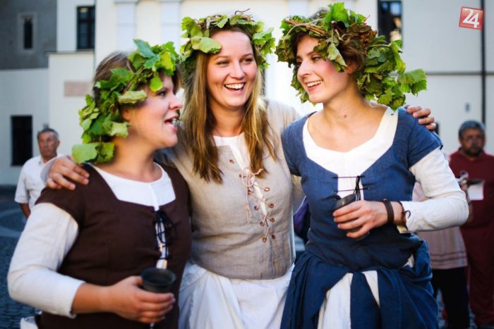 Ilustračný obrázok k článku Do Hlohovca sa vráti Stredovek: Čakajú vás aj boje v dobových kostýmoch!