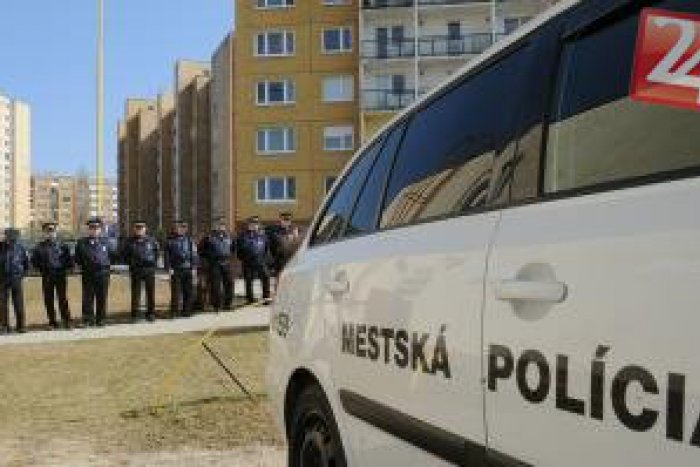 Ilustračný obrázok k článku Ochota košického policajta okoloidúcim vyrážala dych: Takto vyhrnul rukávy aj keď nemusel...