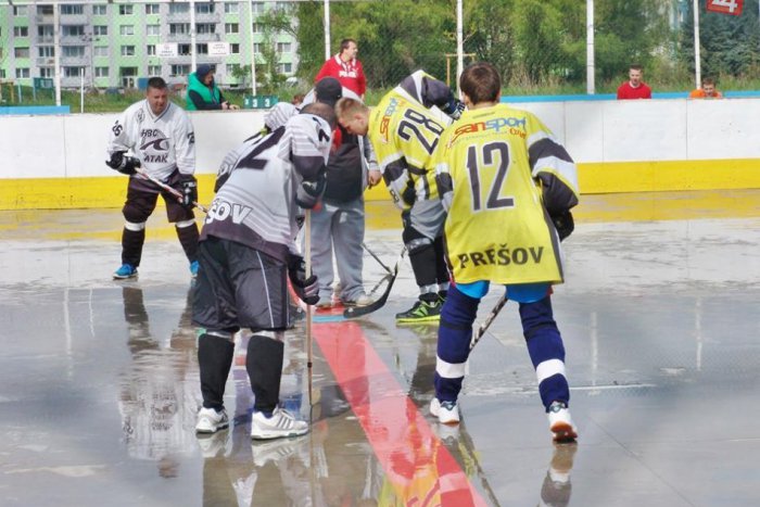 Ilustračný obrázok k článku Boje pokračovali štvrťfinálovými zápasmi: Prehľad výsledkov Prešovskej hokejbalovej ligy