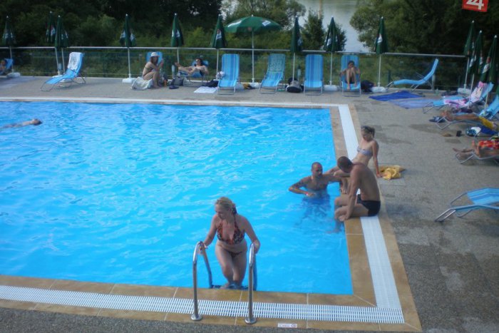 Ilustračný obrázok k článku Milovníci letných radovánok sa môžu napokon tešiť: Kúpalisko v Moravciach predsalen otvoria!