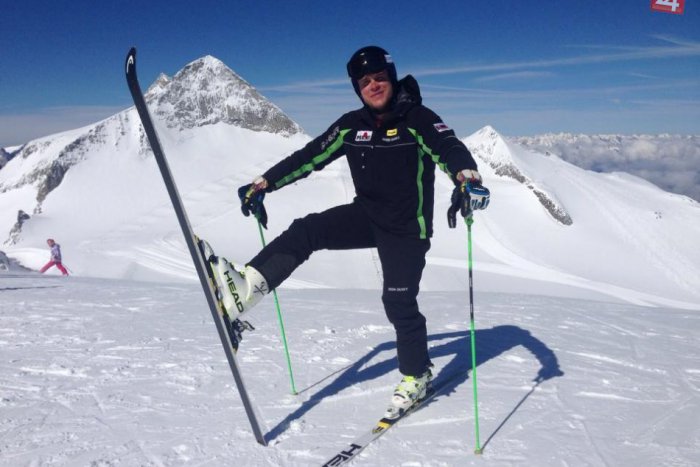 Ilustračný obrázok k článku 30 hodín driny na rakúskom snehu: Olympionik Martin Bendik sa pripravuje na novú sezónu