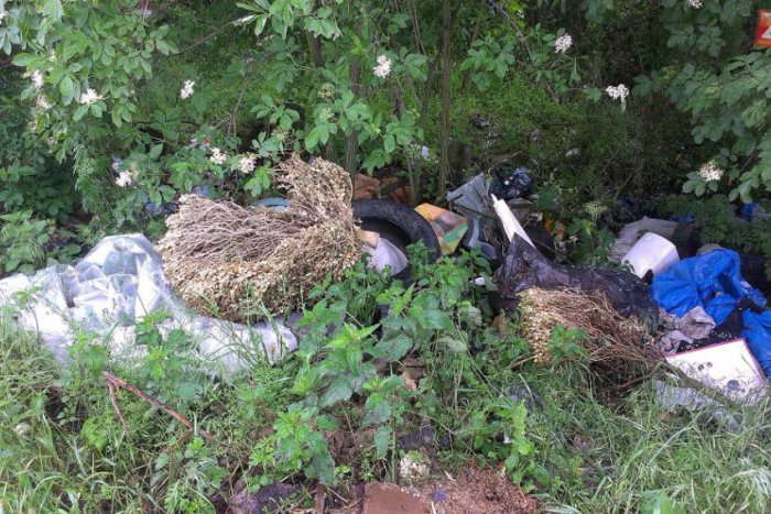 Ilustračný obrázok k článku Bordelári sa opäť činili: Pozrite si najnovšie FOTKY z čiernych skládok