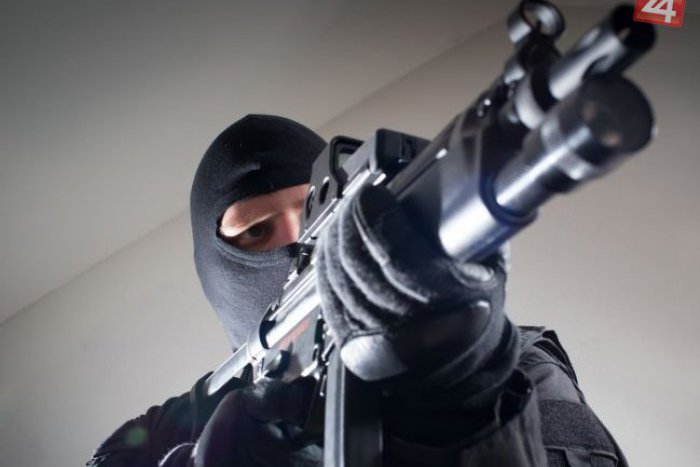 Ilustračný obrázok k článku Domáci kutilovia: Polícia si posvietila na výrobcov zbraní v okrese Šaľa