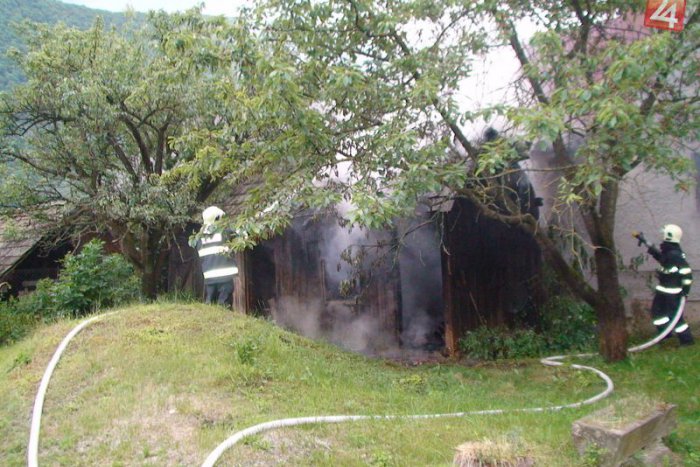 Ilustračný obrázok k článku Bratislavskí hasiči mali plné ruky práce: Zasahovali pri požiari chatky pri Devínskom jazere