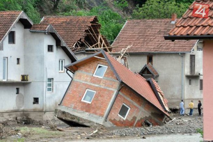 Ilustračný obrázok k článku Tondach podporí obete povodní na Balkáne škridlami na cca 100 striech
