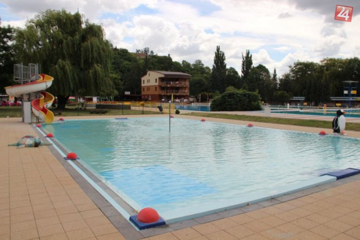 Ilustračný obrázok k článku Kúpalisko zahájilo letnú sezónu: Počasie však návštevníkom neprialo