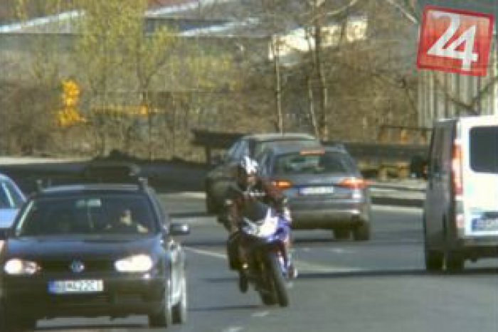 Ilustračný obrázok k článku Alkohol za volantom každý deň: Nafúkal aj motorkár v Nových Zámkoch