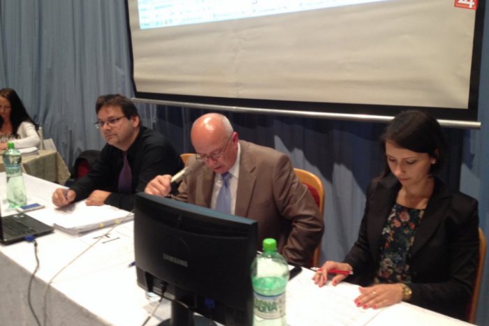 Ilustračný obrázok k článku Primátor predstavil svoj záhadný plán. Poslanec: Len lieva vodu do mora!