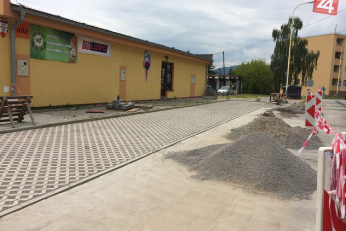 Ilustračný obrázok k článku Prievidza pokračuje v budovaní parkovacích plôch: Kde všade pribudnú?