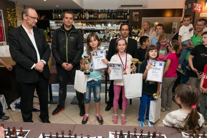 Ilustračný obrázok k článku Šachistka Simonka Koreňová s cenou Grand prix mládeže