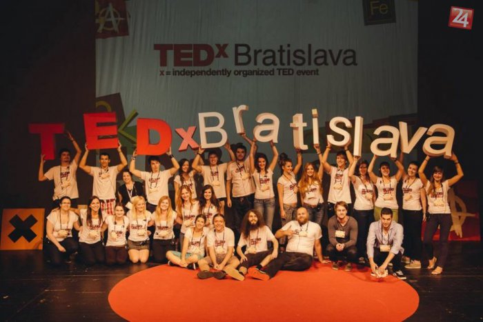 Ilustračný obrázok k článku Šiesty ročník TEDxBratislava bude hrdinský. Inšpiratívnych rečníkov môžete sledovať aj naživo na webe