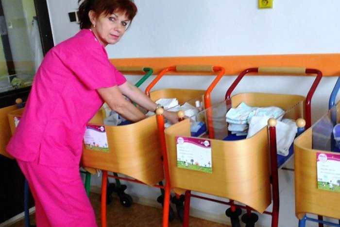 Ilustračný obrázok k článku Novinka vo Fakultnej nemocnici: Dostala špeciálne vozíky pre novorodencov