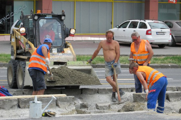 Ilustračný obrázok k článku Kruhový objazd v Zlatých Moravciach: TAKTO pokračujú stavebné práce