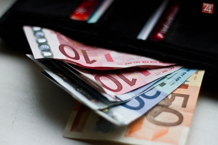 Ilustračný obrázok k článku Pravda o platoch v okrese Lučenec: Tu je dôvod, prečo ten priemerný je až 708 eur!