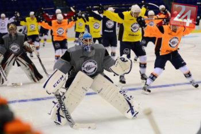 Ilustračný obrázok k článku Košičania vykorčuľovali na ľad bez Štrbáka: V príprave si to rozdajú aj so Slovanom