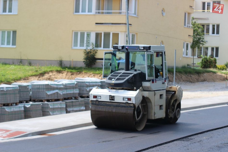 Ilustračný obrázok k článku Vodiči sa dočkali: Na opravu našich ciest poputuje viac ako 13 miliónov eur!