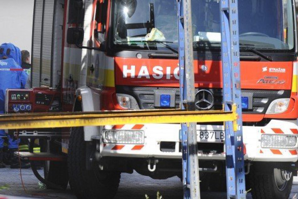 Ilustračný obrázok k článku Mercedesy v plameňoch: Košickej firme vznikla škoda v desaťtisícoch!