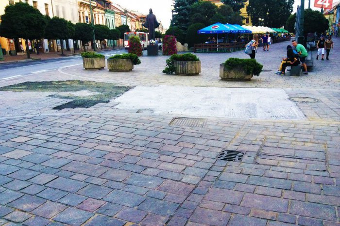 Ilustračný obrázok k článku Diera na ulici, ktorá spôsobila značné obmedzenia: Radnica prezradila ako a kedy došlo k chybe!