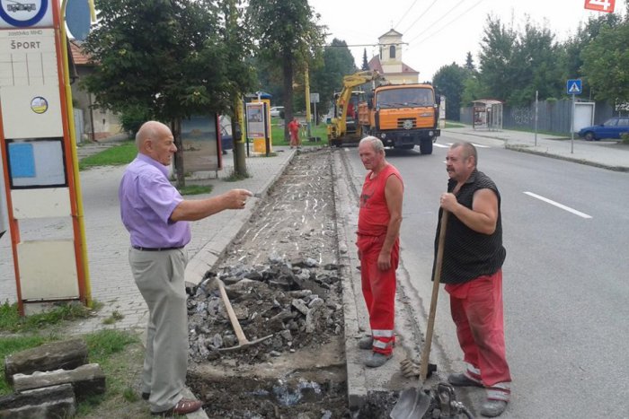 Ilustračný obrázok k článku Aby ste zbytočne nečakali tam, kde nemáte: Cestujúci v MHD, toto sa vás týka...