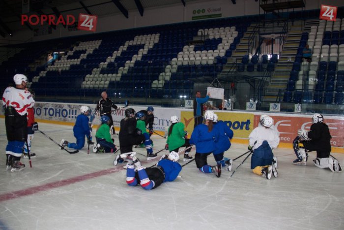 Ilustračný obrázok k článku Na ľade sú už aj hokejistky: Začínajú s prípravou na náročnú sezónu