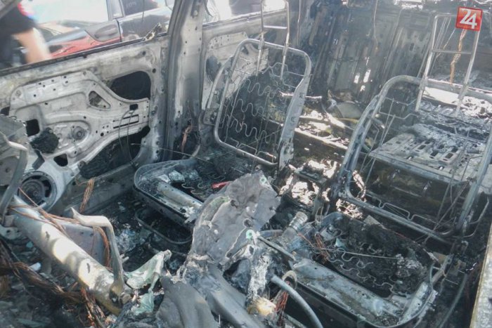 Ilustračný obrázok k článku Päť áut zhorelo takmer do tla: Pozrite si FOTO priamo z miesta nešťastia!